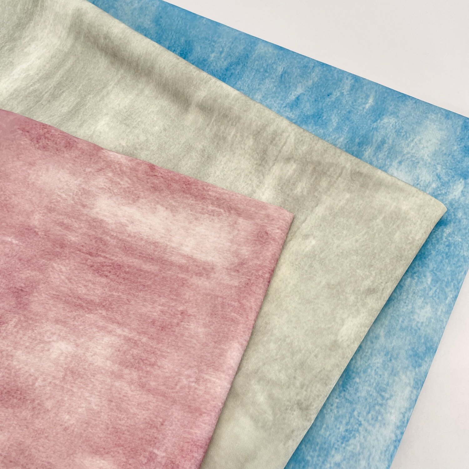 Sewing Tie Dye - قماش متدرج الألوان (وردي، رمادي، أزرق)