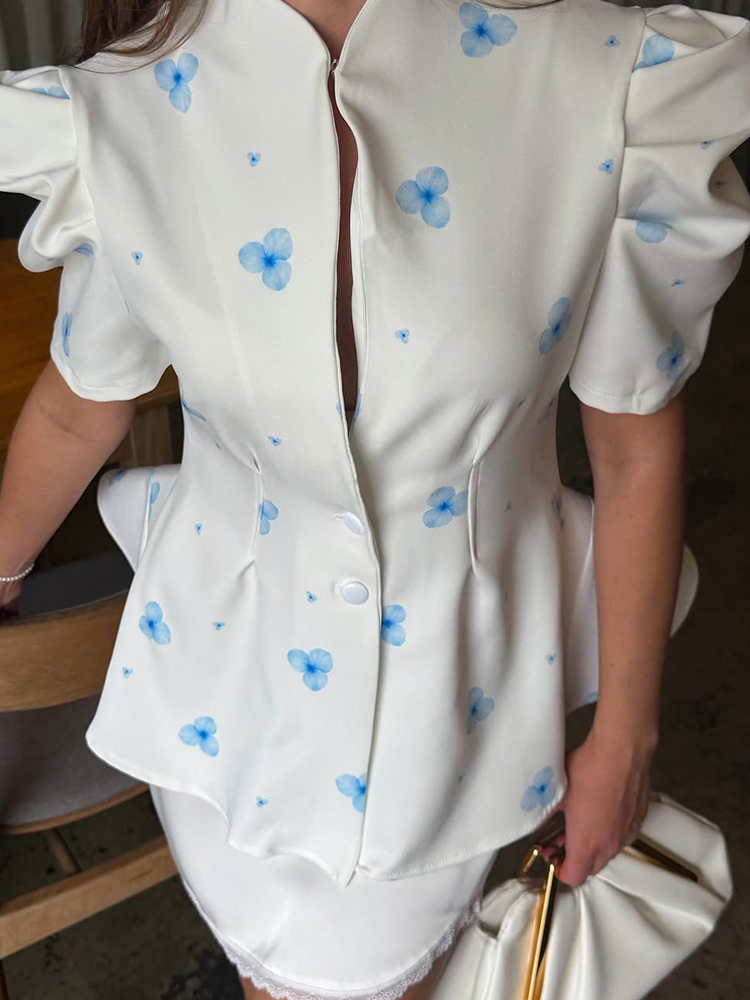 Sewing V - بلوزة نسائية أنيقة من الساتان بطبعة